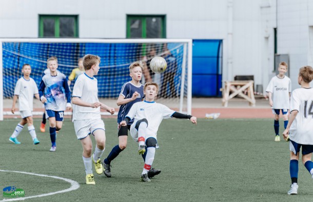 Юные футболисты Сыктывкара стали победителями республиканских соревнований «Кожаный мяч»