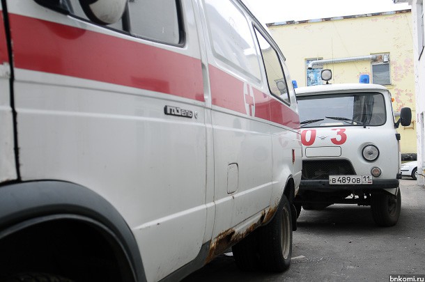 Сыктывкарская станция скорой помощи выплатит 250 тысяч рублей матери погибшей на крыльце РДБ девушки