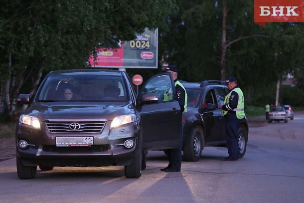 За два часа массовых проверок в Сыктывкаре выявлены 11 нарушителей на дорогах