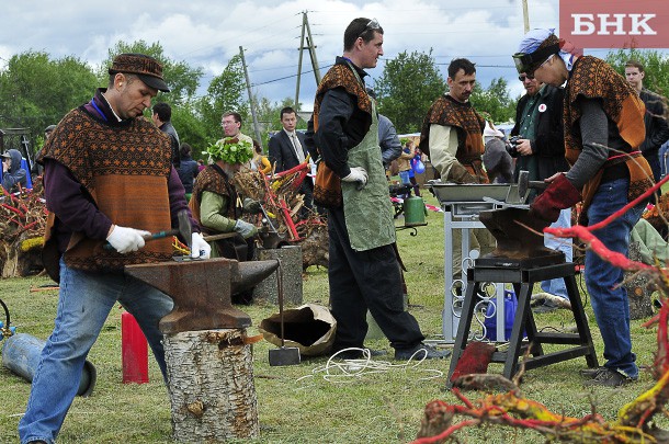 Мужской праздник «Кöрт Айка» приглашает в Корткерос кузнецов со всего света