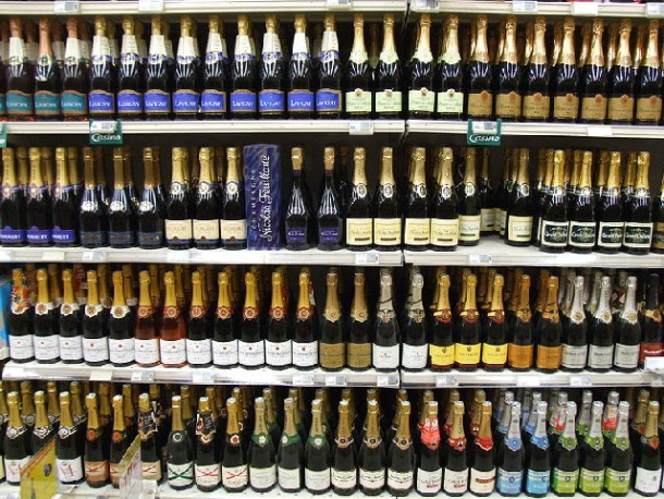 Любителям шампанского: бутылка не будет дешевле 164 рублей 